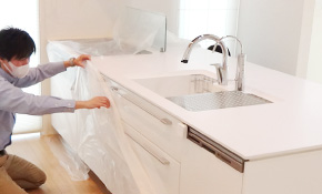 塗布する箇所以外にコーティング剤がかからないように養生（保護）