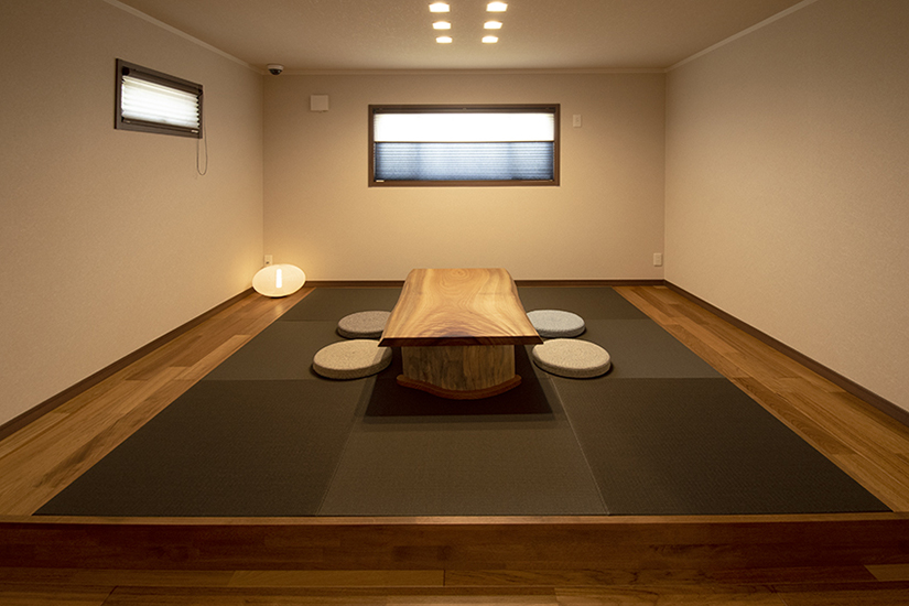 小上がりの隠れ家的タタミコーナー