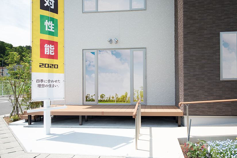 心地良い風を感じるデッキ