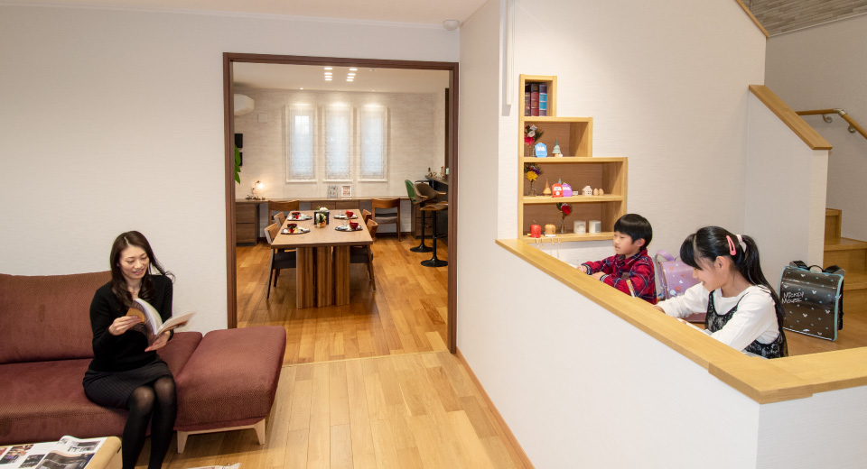 リビングからお子様を見守りながらコミュニケーションがとれるスタディスペース